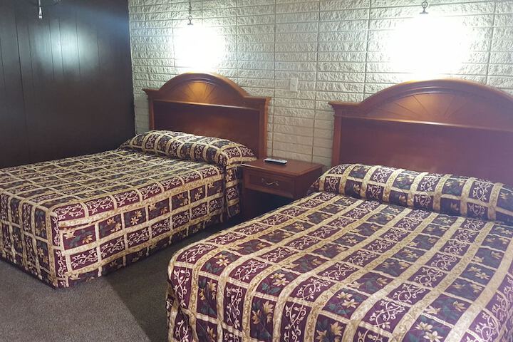 Room 8 of 12