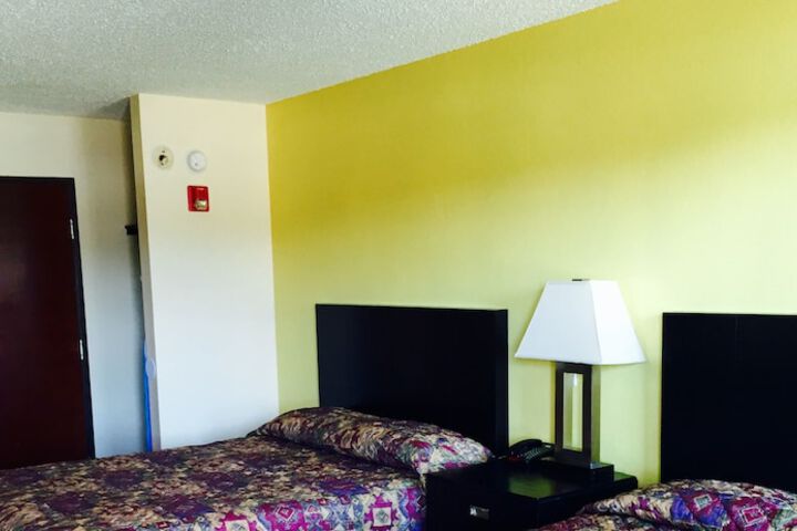 Room 11 of 12
