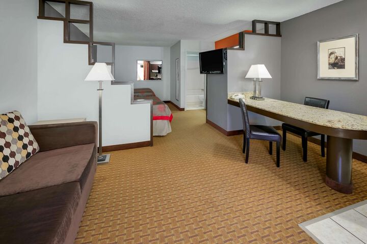 Room 10 of 23