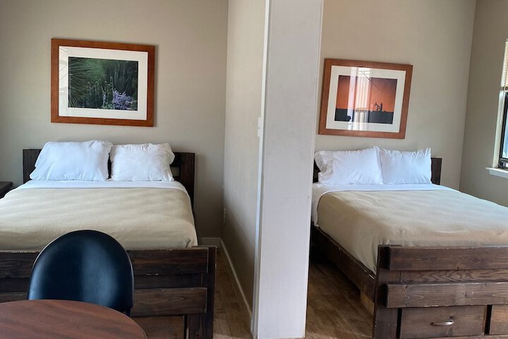 Room 9 of 13