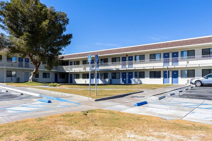 Motel 6 Mojave CA