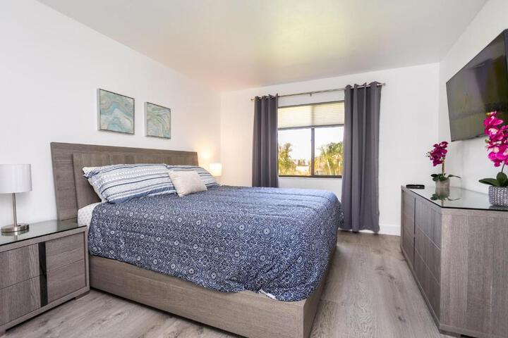 Bass & Sun Condominium 2 / 2 Bedroom