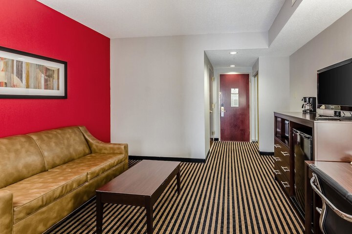Room 12 of 32