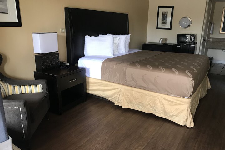 Room 30 of 46