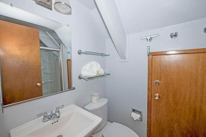 Room 12 of 21