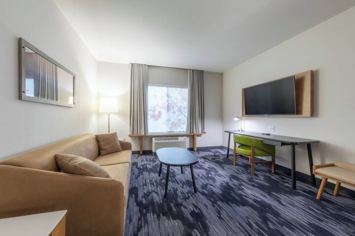 Room 12 of 25