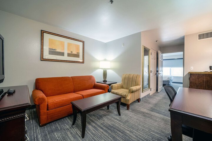 Room 31 of 104