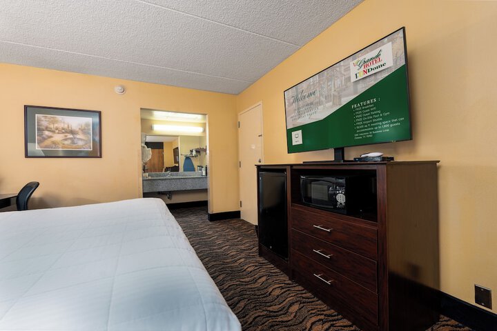 MCM Grande Hotel FunDome Odessa