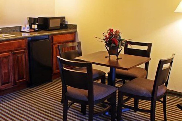 Comfort Inn & Suites Perry I-35