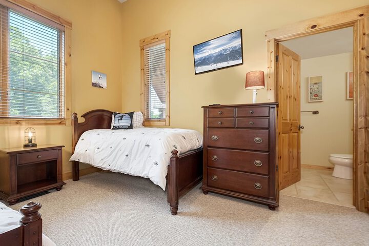 Room 14 of 38
