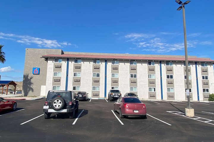 Hotel 8 of 27