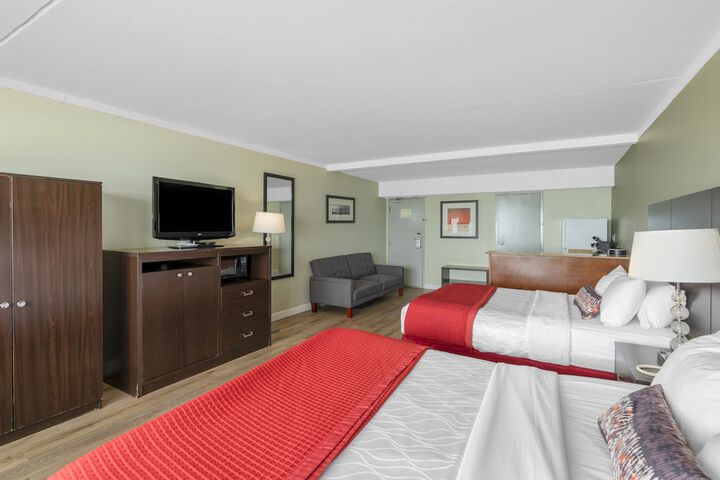 Room 11 of 28