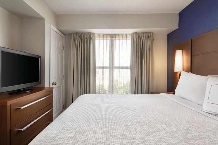 Room 14 of 28