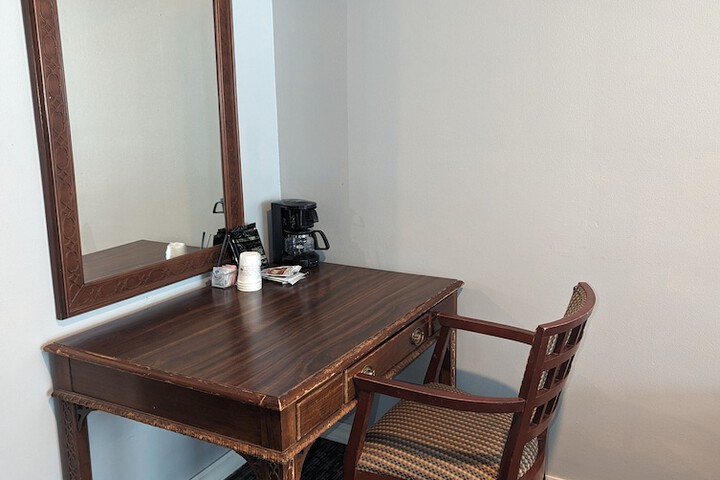 Room 15 of 102