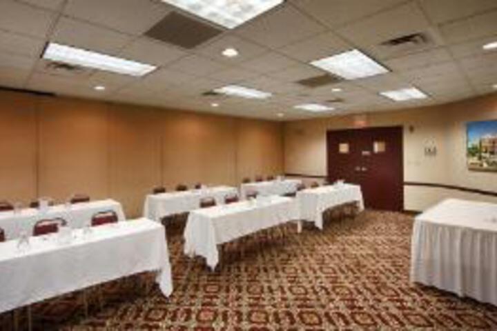Best Western Plus University Inn Steubenville - CLOSED