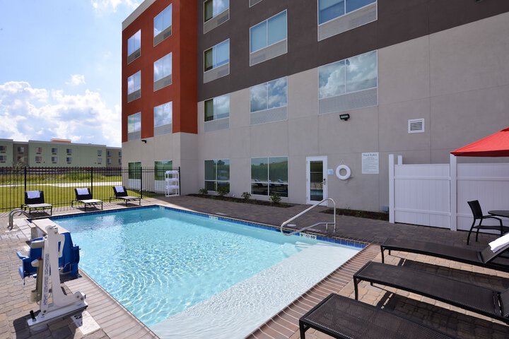 Pool 10 of 57