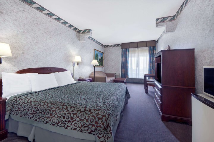 Room 15 of 17