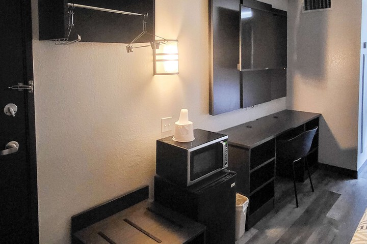 Room 35 of 40