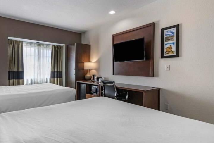 Room 16 of 32