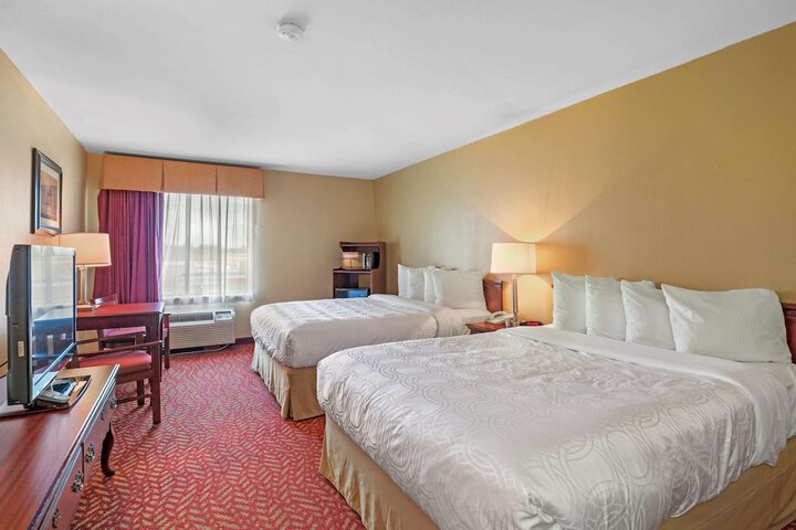 Room 7 of 19