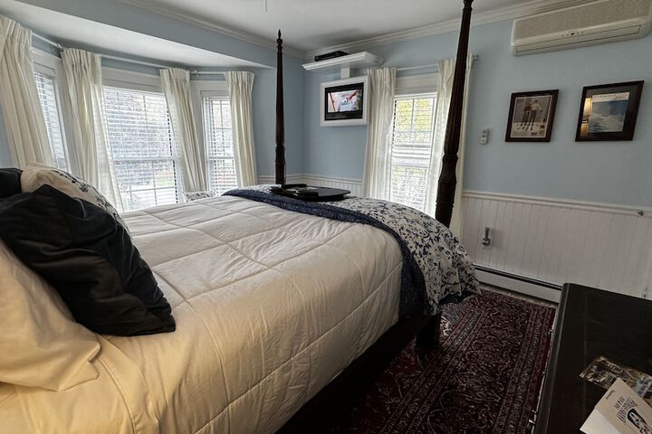 Room 41 of 200