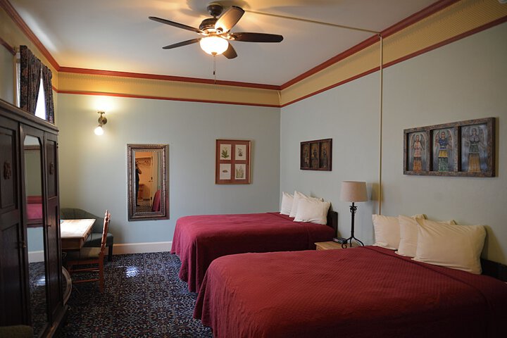 Room 10 of 19