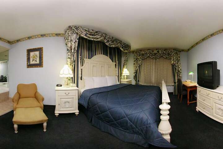 Room 33 of 44