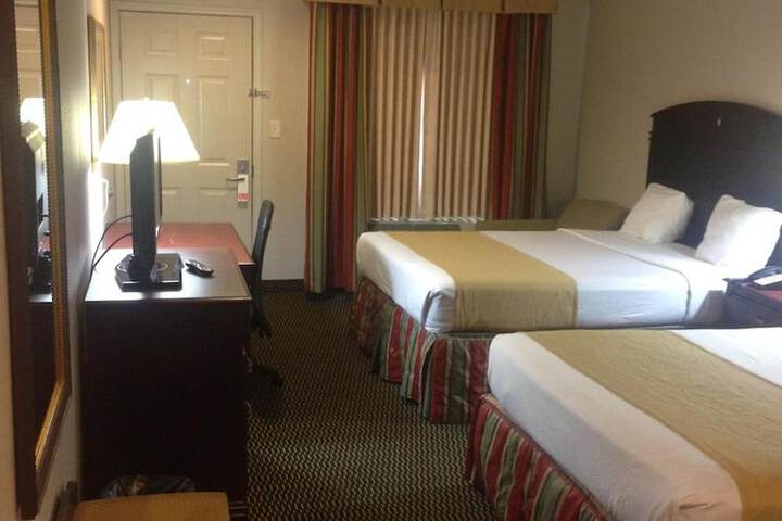 Room 6 of 25