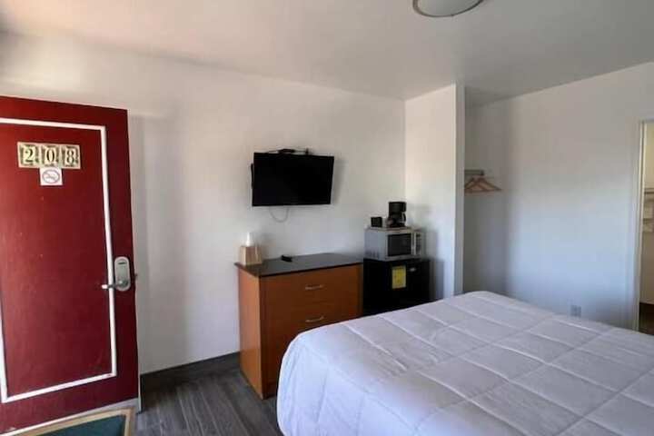 Room 48 of 82
