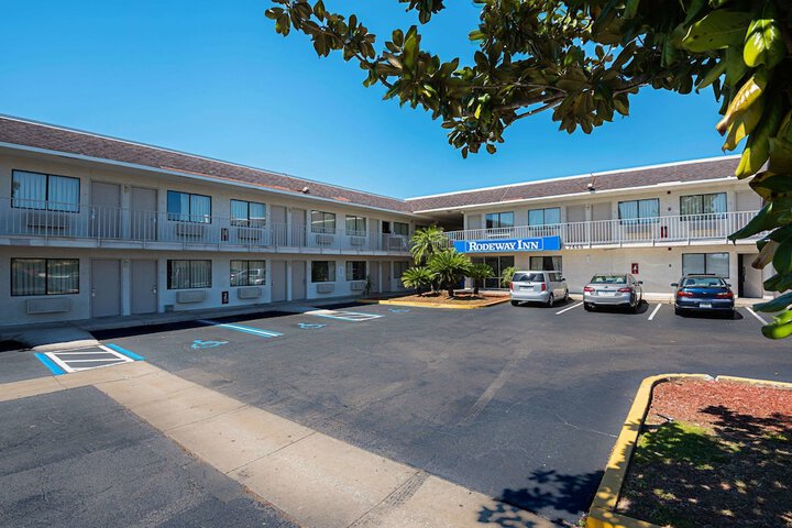 Hotel 2 of 33