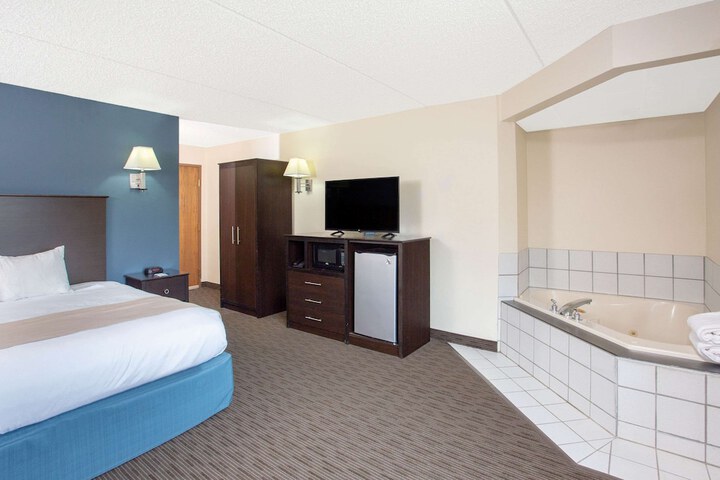 Room 12 of 26
