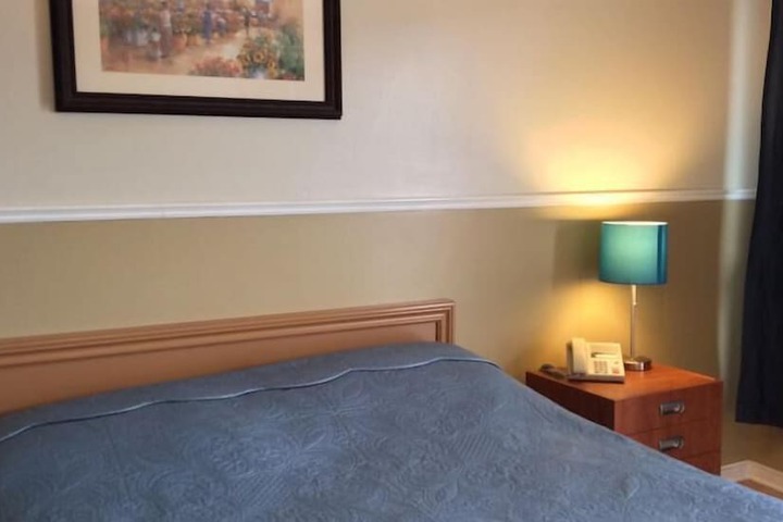 Room 10 of 35
