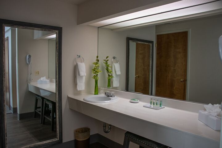 Room 15 of 28