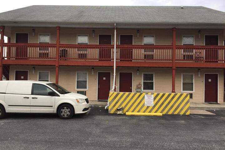 Colony Inn motel