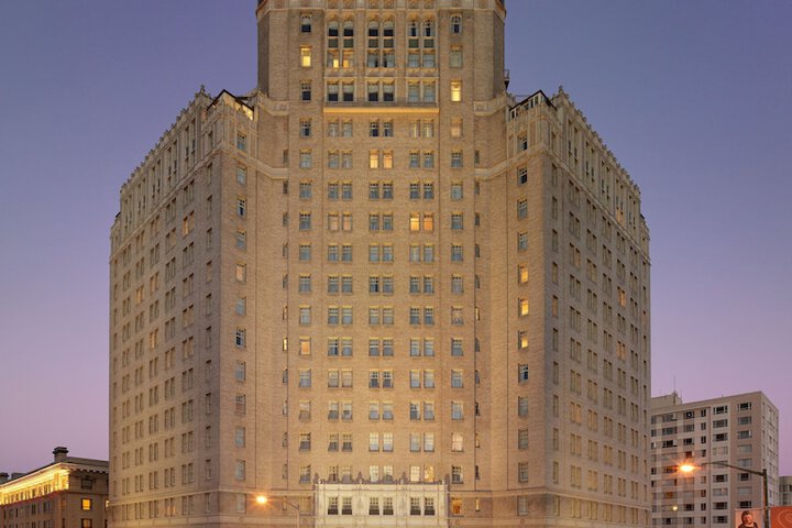 Hotel 7 of 207