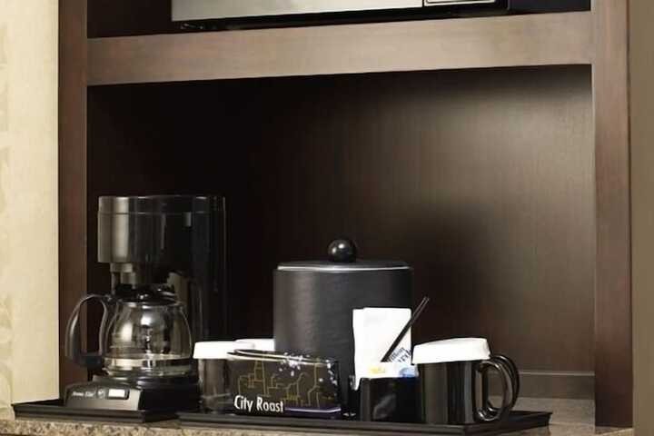 Breakfast/Coffee Service 25 of 33