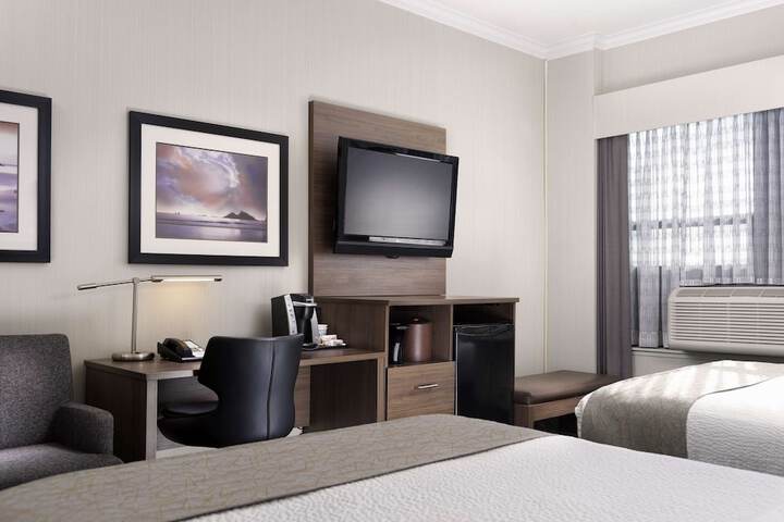 Room 8 of 28