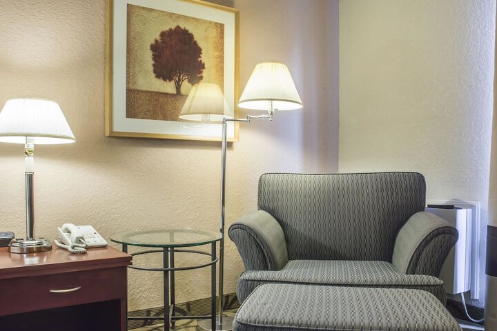 Room 13 of 37