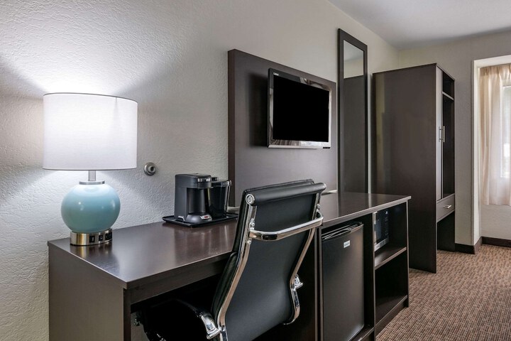 Room 21 of 39
