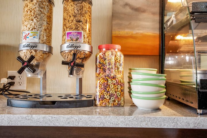 Breakfast/Coffee Service 22 of 26