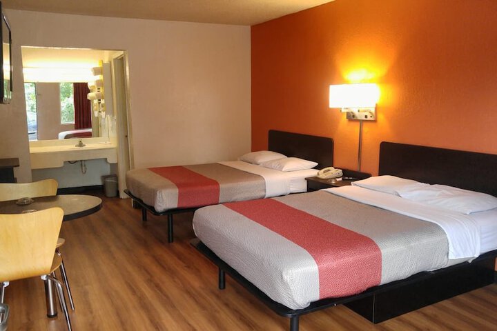 Room 12 of 26