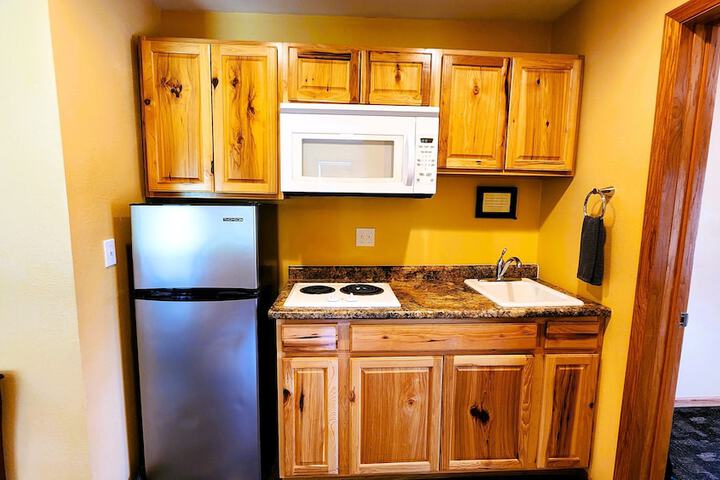 Black Elk Resort Cottages and RV Park