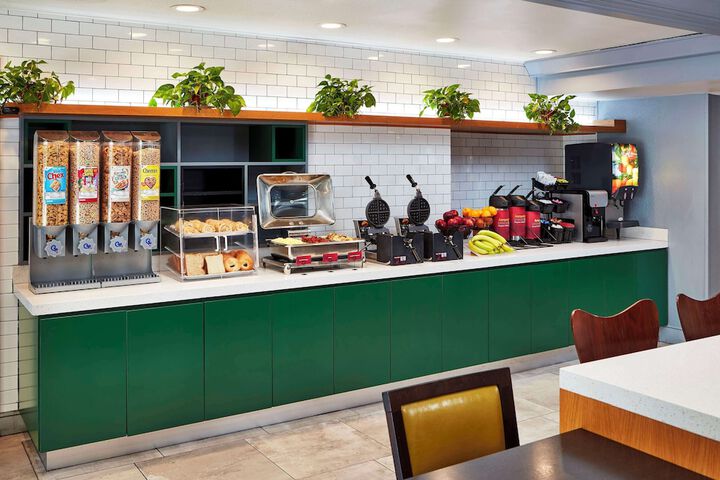 Best Western Plus Meridian Inn & Suites Anaheim-Orange