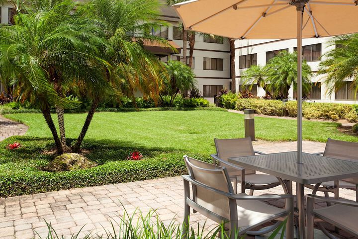 Hotel Exterior 59 of 59