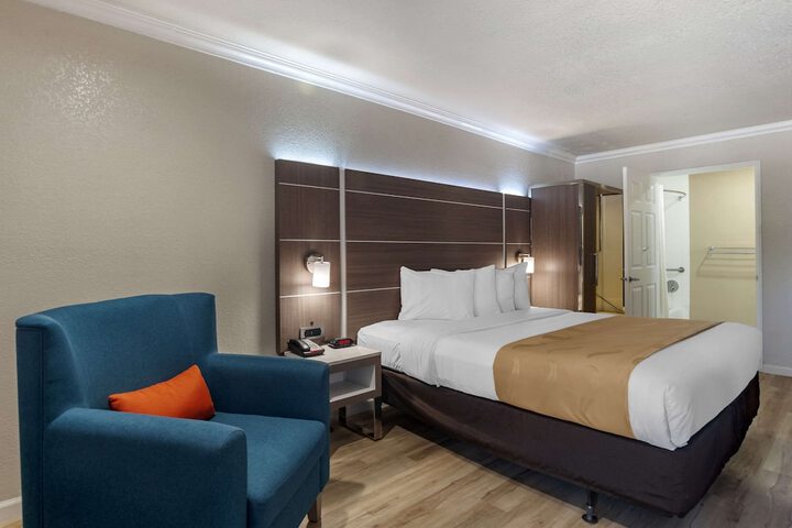 Room 41 of 60