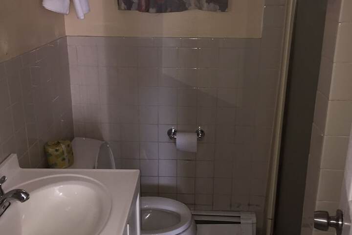 Room 8 of 19