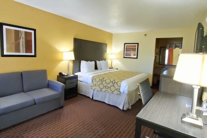 Room 11 of 24