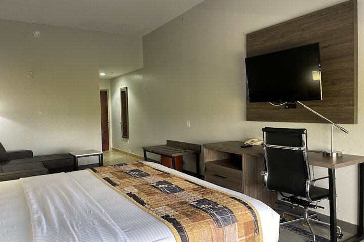 Room 35 of 60
