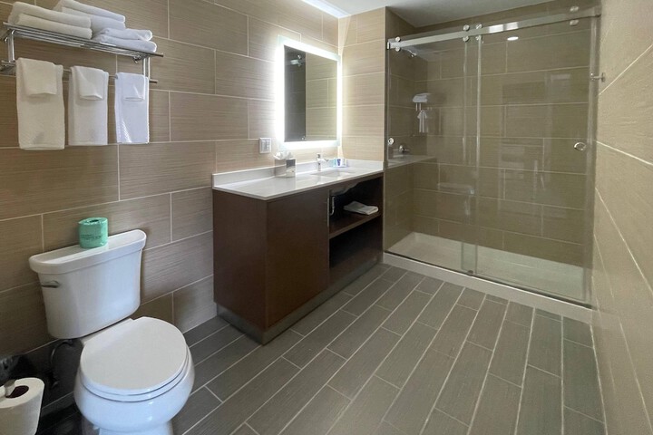 MainStay Suites Bronx - Belmont