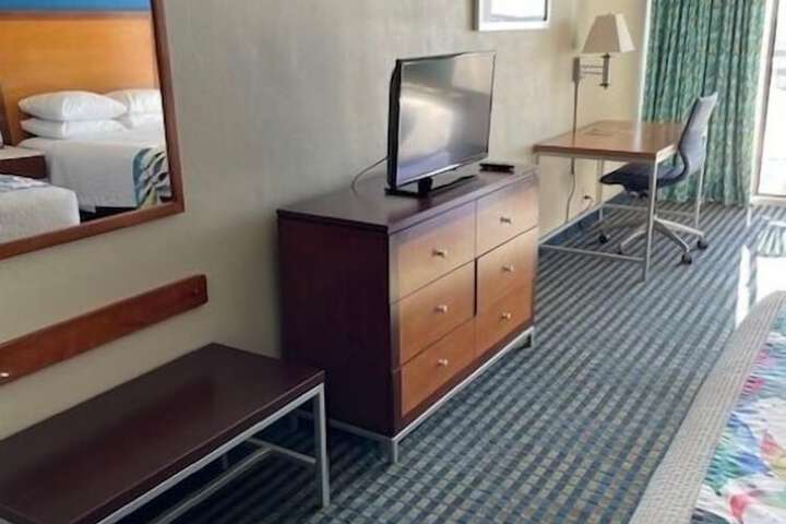 Room 7 of 24